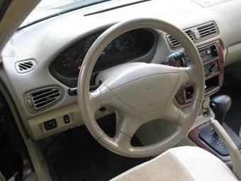 1999 Mitsubishi Galant Pictures