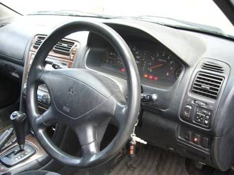 1999 Mitsubishi Galant Photos