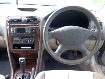 1999 Mitsubishi Galant Pictures