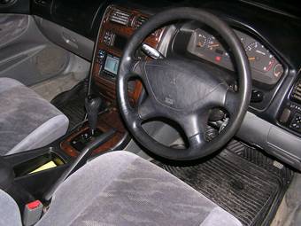 1999 Mitsubishi Galant Pics