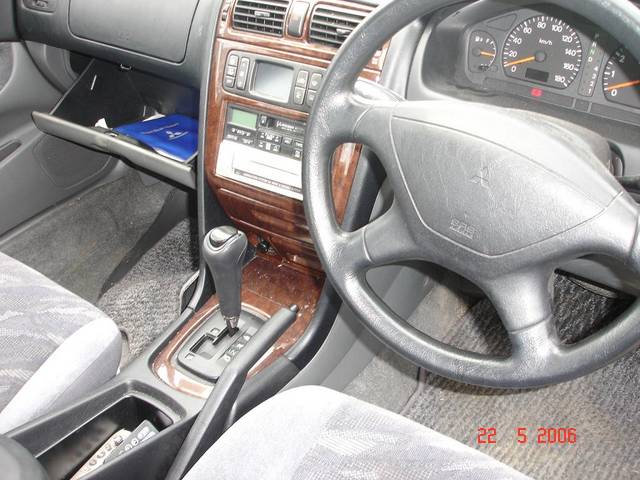 2000 Mitsubishi Galant