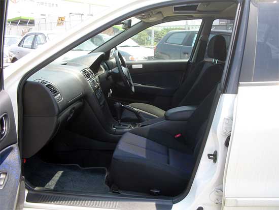 2000 Mitsubishi Galant Pictures