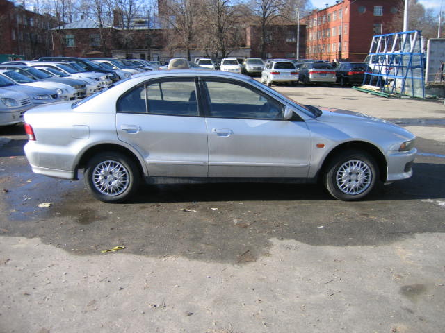 2000 Mitsubishi Galant Pictures