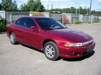 2000 Mitsubishi Galant Pictures