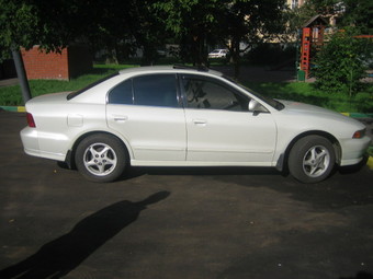 2000 Mitsubishi Galant Pictures