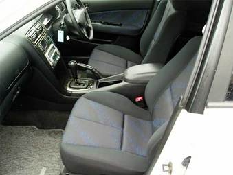 2000 Mitsubishi Galant Photos