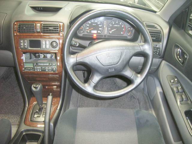 2000 Mitsubishi Galant Images