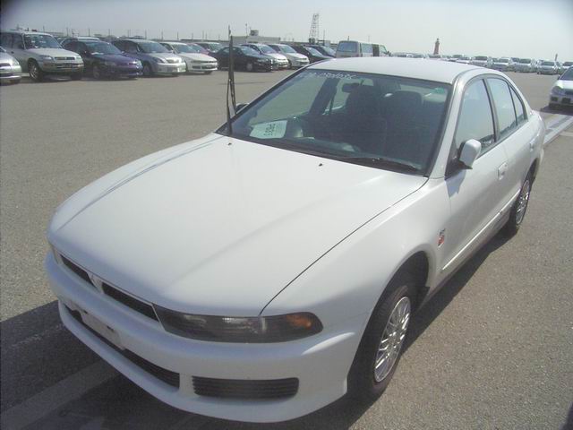 2000 Mitsubishi Galant Photos