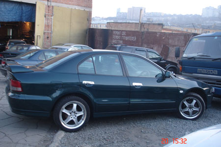 2000 Mitsubishi Galant Photos