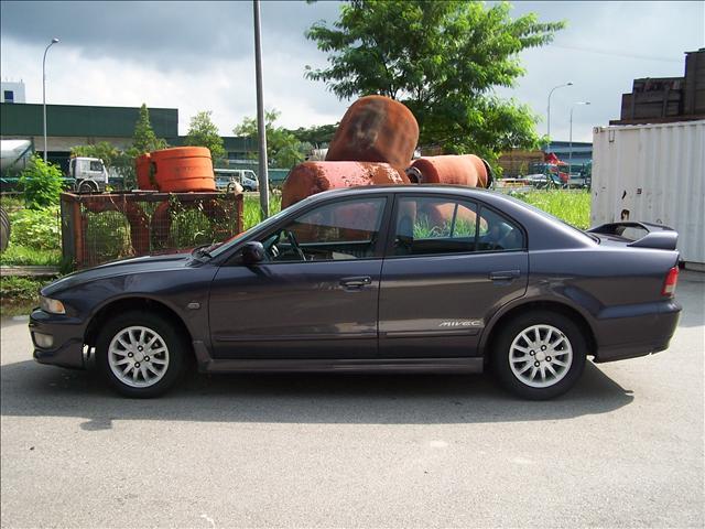 2000 Mitsubishi Galant Pictures