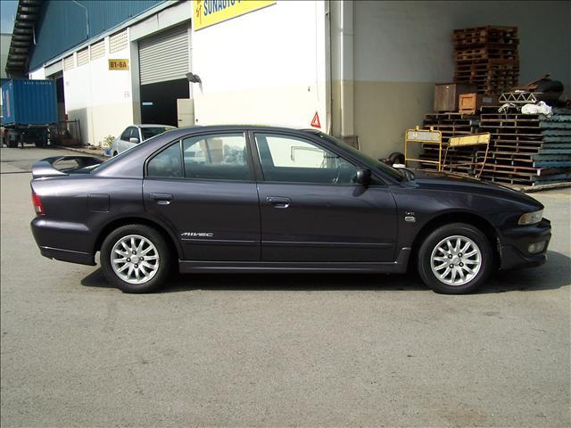 2000 Mitsubishi Galant Photos