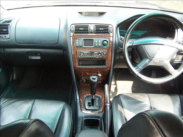 2000 Mitsubishi Galant Photos