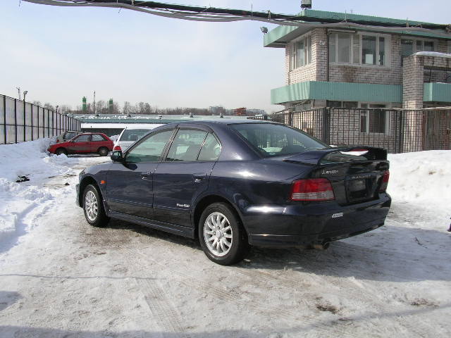 2000 Mitsubishi Galant Pictures