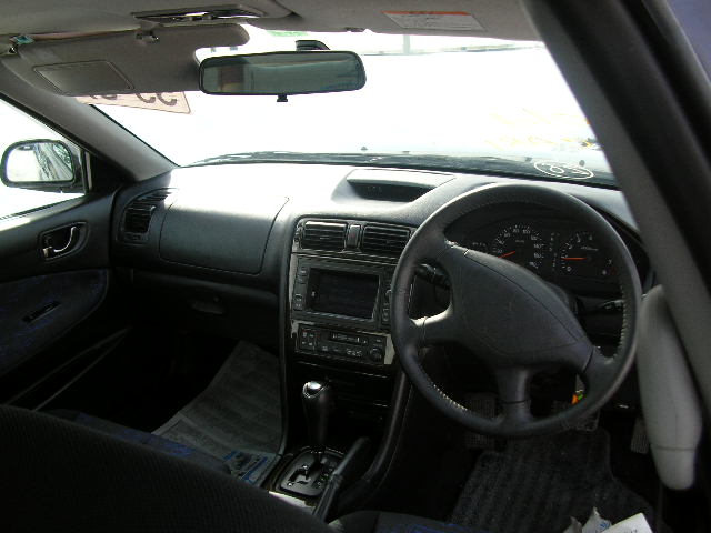 2000 Mitsubishi Galant Pictures