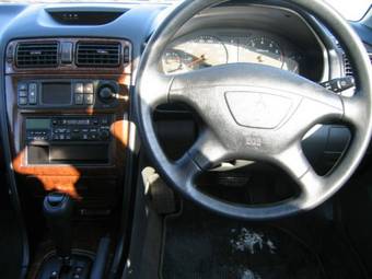 2000 Mitsubishi Galant Pictures