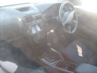 2000 Mitsubishi Galant Pictures