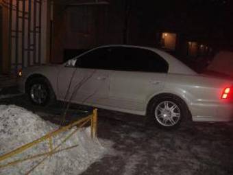 2000 Mitsubishi Galant Pictures