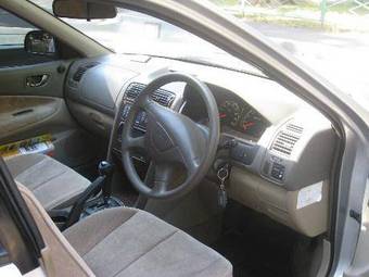 2000 Mitsubishi Galant Photos