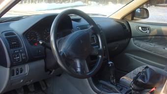 2000 Mitsubishi Galant Photos