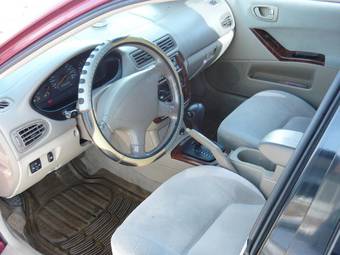 2000 Mitsubishi Galant Pics