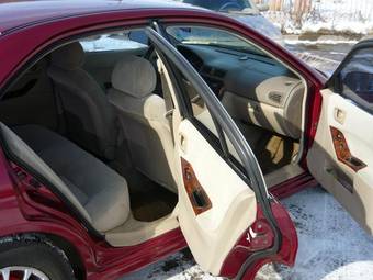2000 Mitsubishi Galant Pictures