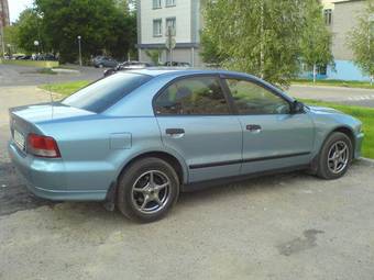 2000 Mitsubishi Galant Photos