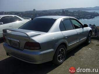 2000 Mitsubishi Galant Photos