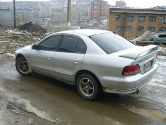 2000 Mitsubishi Galant Photos