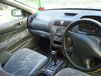 2000 Mitsubishi Galant Photos