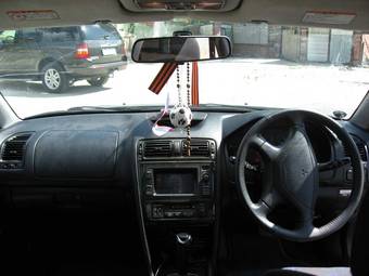 2000 Mitsubishi Galant Pictures