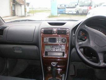 2000 Mitsubishi Galant Photos