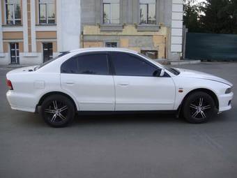 2000 Mitsubishi Galant Pictures