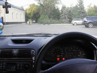 2000 Mitsubishi Galant Photos