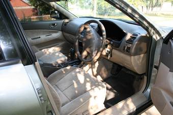 2000 Mitsubishi Galant Photos