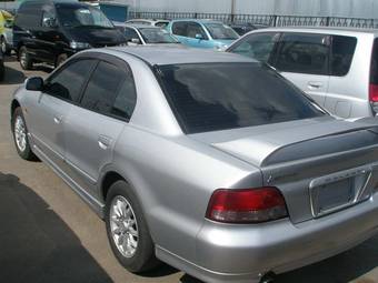 2000 Mitsubishi Galant Photos