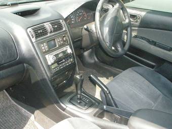 2000 Mitsubishi Galant Pictures