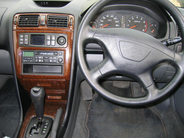 2001 Mitsubishi Galant Photos