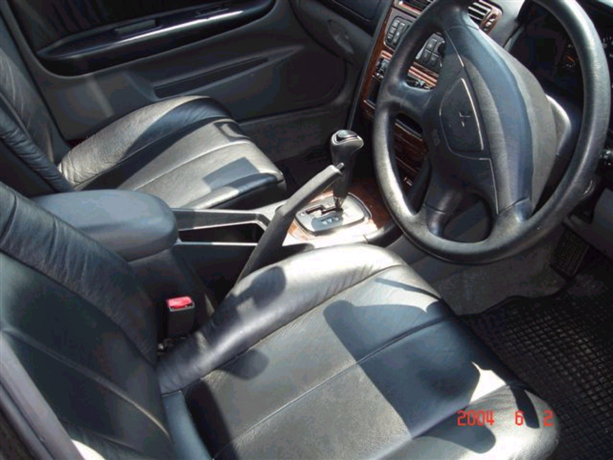 2001 Mitsubishi Galant Photos