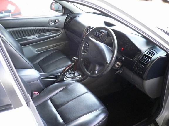 2001 Mitsubishi Galant Photos