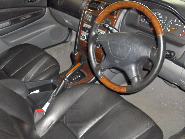 2001 Mitsubishi Galant Photos