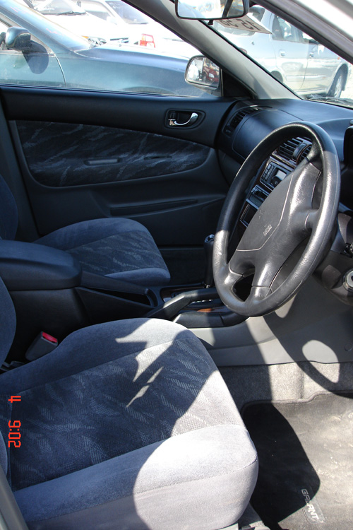2001 Mitsubishi Galant Photos