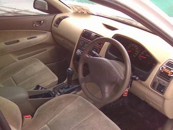 2001 Mitsubishi Galant Pictures