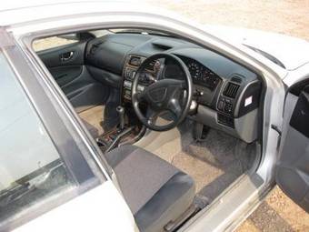 2001 Mitsubishi Galant Photos