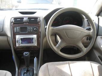 2001 Mitsubishi Galant Photos