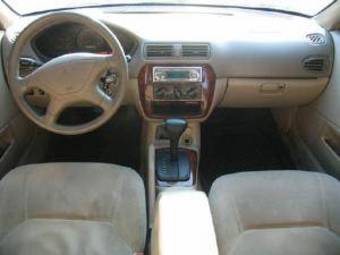 2001 Mitsubishi Galant Pics