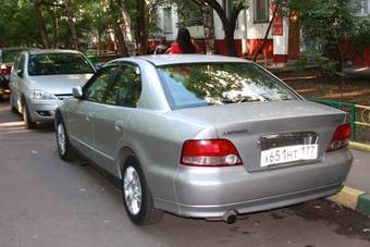 2001 Mitsubishi Galant Photos