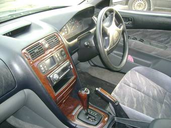 2001 Mitsubishi Galant Pics