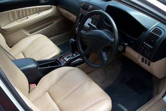 2001 Mitsubishi Galant Photos