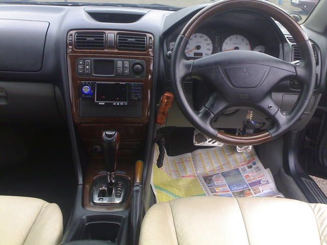2002 Mitsubishi Galant