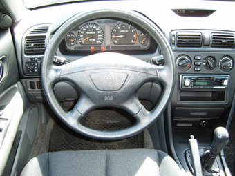 2002 Mitsubishi Galant Pics